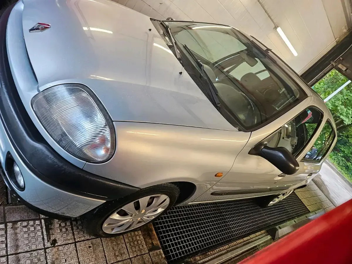 Używany Renault Clio II 75 KM (55 kW) 1999 Hatchback