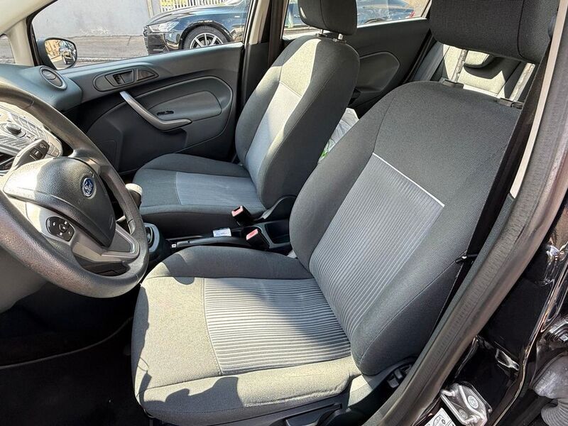 Gebraucht Ford Fiesta Trend 60 PS (44 kW) 2011 Pantherschwarz metallic Kleinwagen