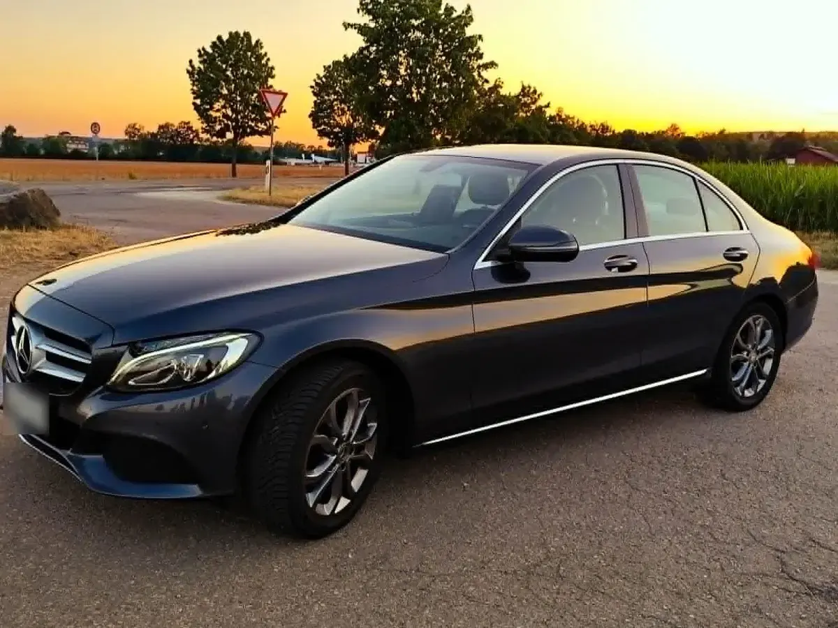 Gebraucht Mercedes C180 156 PS (114 kW) 2015 Grau Limousine