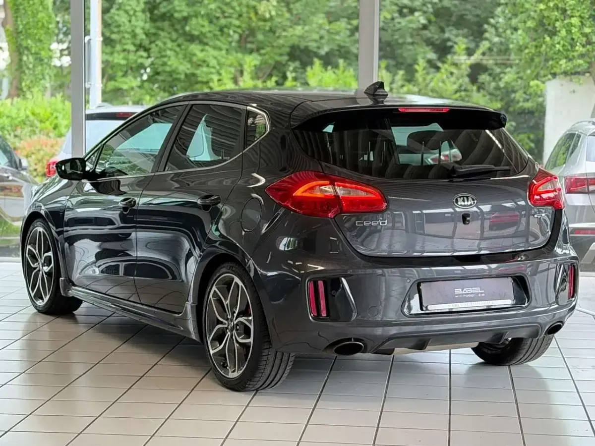 Gebraucht Kia Ceed GT GT-Track 204 PS (150 kW) 2017 Dark gun metal Limousine