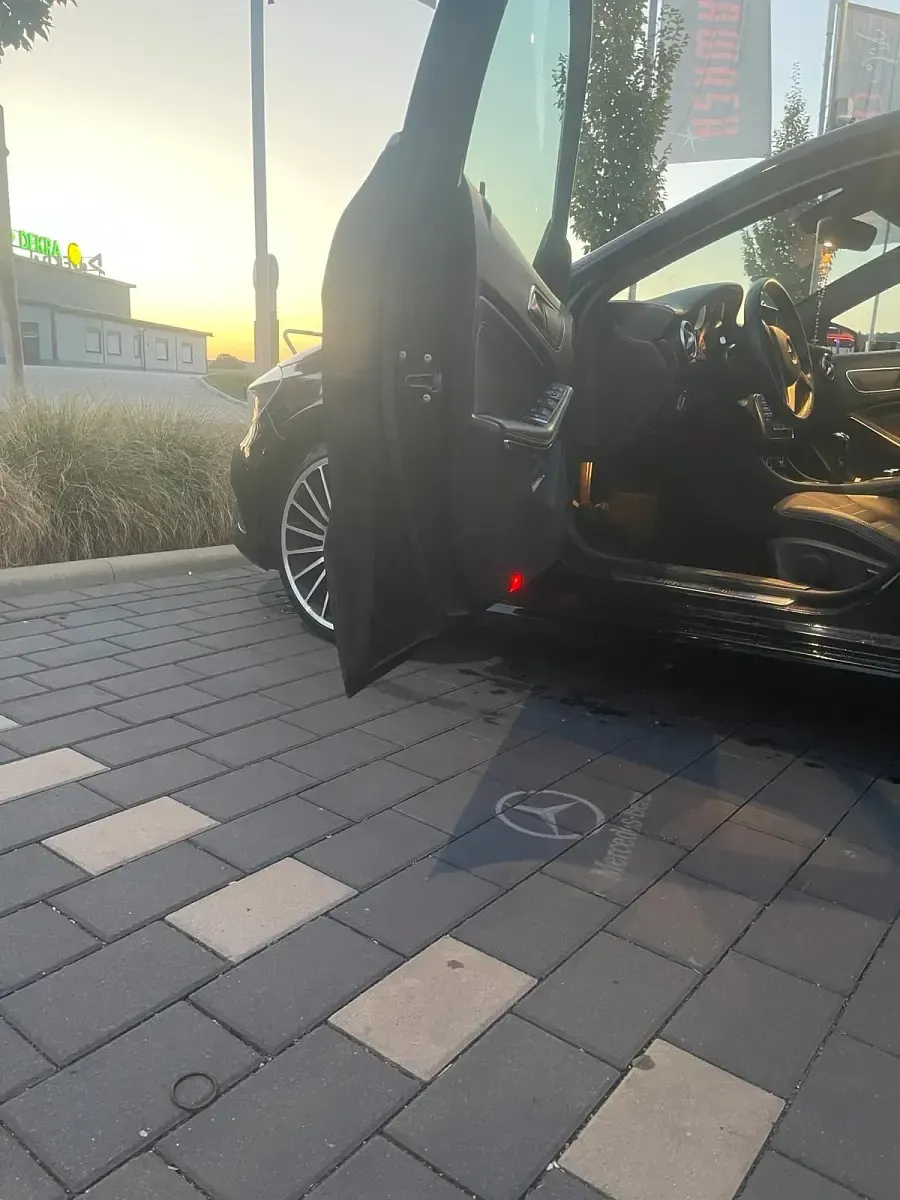 Gebraucht Mercedes A180 122 PS (89 kW) 2013 Schwarz Kleinwagen
