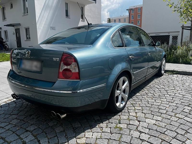 Blau Gebraucht 2001 VW Passat Limousine | 5.900 € (Etwas zu teuer) - Bild 1/4