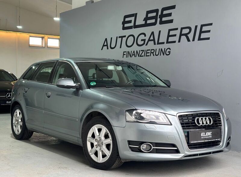 Grau Gebraucht 2010 Audi A3 Sportback Ambiente Limousine | 11.800 € (Teuer) - Bild 1/4