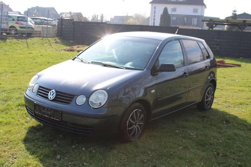 Gebraucht VW Polo Basis 64 PS (47 kW) 2002 Grau Limousine
