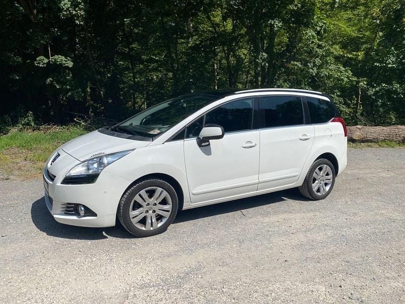 Weiß Gebraucht 2012 Peugeot 5008 Family Van / Kleinbus | 3.500 € (Guter Preis) - Bild 1/4