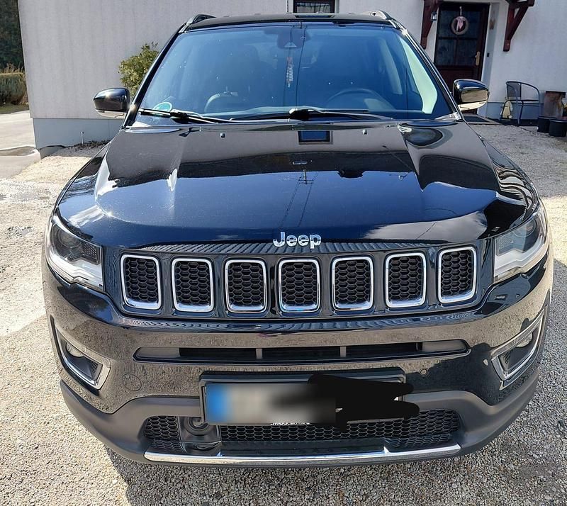 Gebraucht Jeep Compass 170 PS (125 kW) 2019 Schwarz SUV