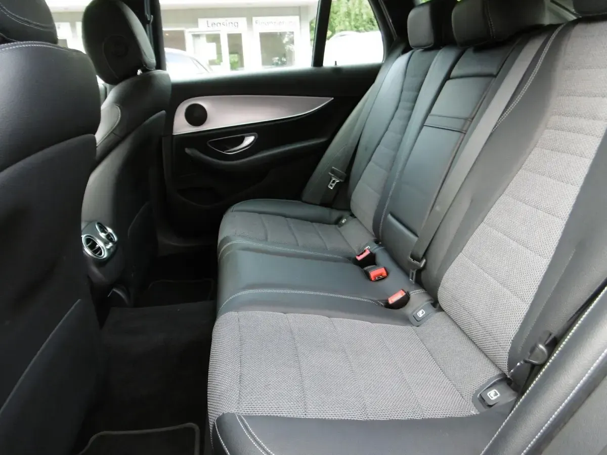 Gebraucht Mercedes E200 Avantgarde 184 PS (135 kW) 2017 Schwarz Kombi
