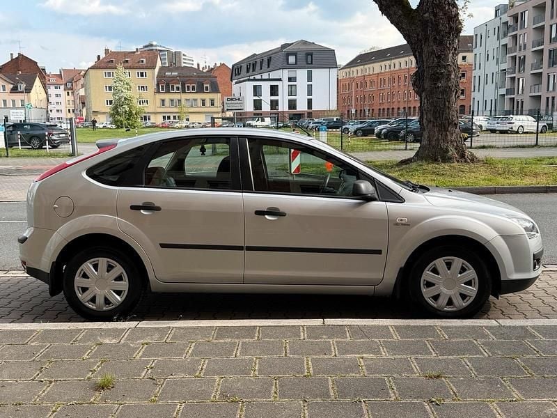 Second-hand Ford Focus 2004 Argintiu Berlinǎ