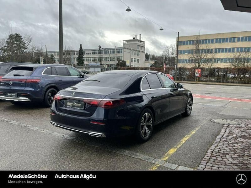 Gebraucht Mercedes E450 Avantgarde 367 PS (269 kW) 2025 Lack nautikblau (metallic) Limousine