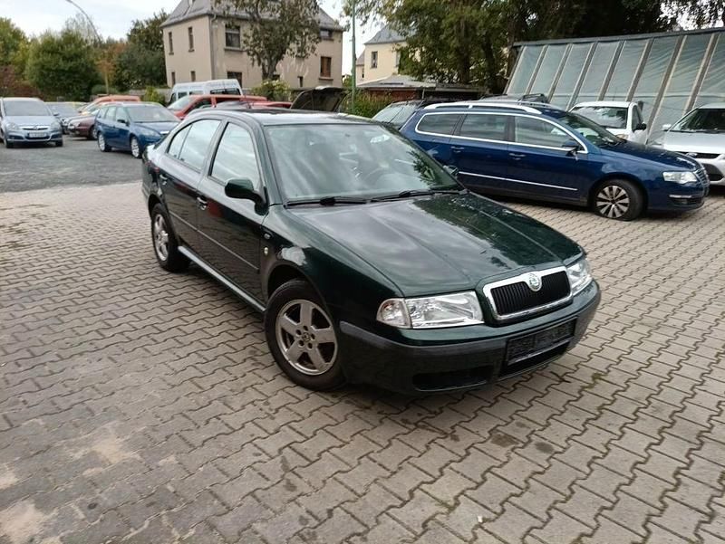 Grün Gebraucht 2000 Skoda Octavia Limousine | 2.500 € (Teuer) - Bild 1/4