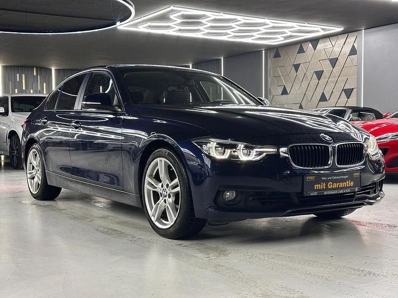 Gebraucht BMW 318 Advantage 150 PS (110 kW) 2017 Blau Limousine