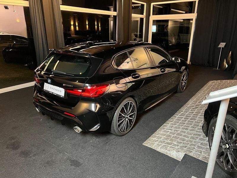 Gebraucht BMW M135 Comfort Edition 306 PS (225 kW) 2021 Schwarz Kleinwagen
