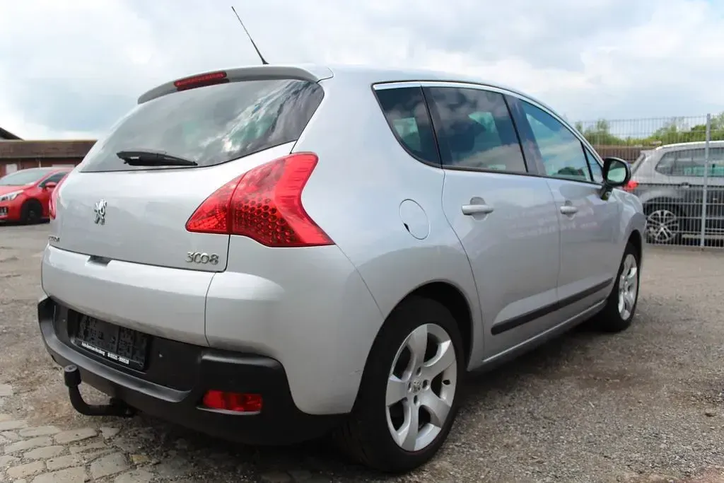 Gebraucht Peugeot 3008 Active 156 PS (114 kW) 2012 Grau Kombi