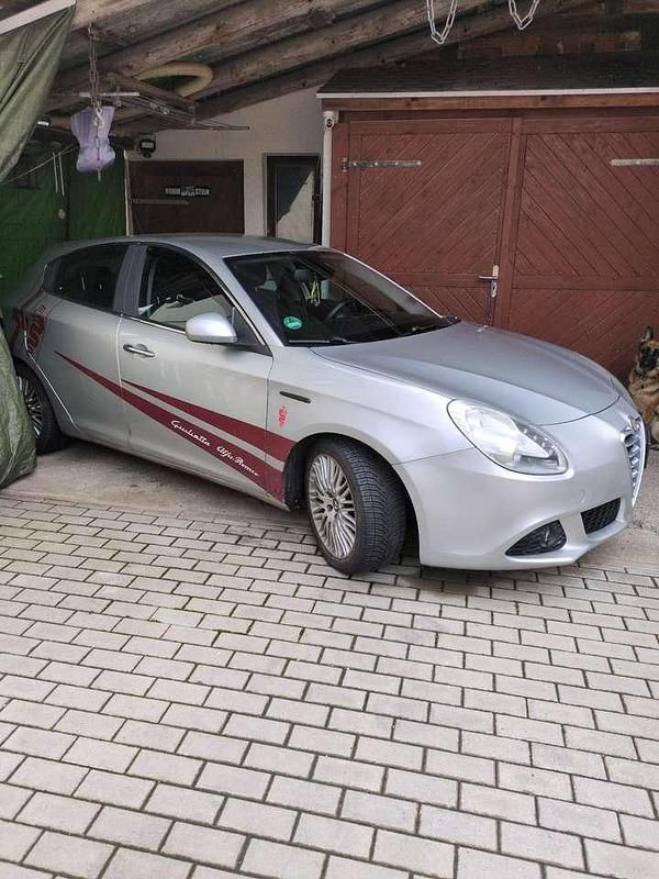Gebraucht 2011 Alfa Romeo Giulietta Limousine | 5.000 € (Guter Preis) - Bild 1/4