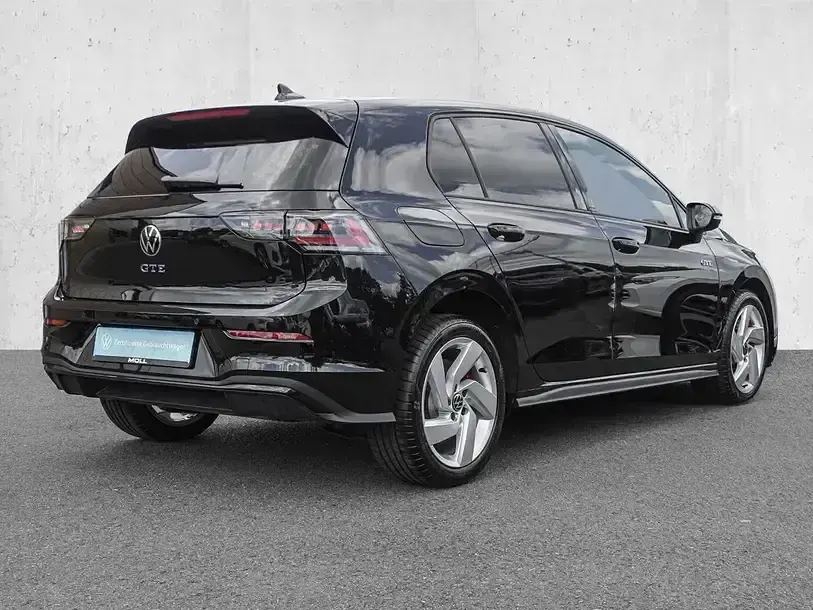 Gebraucht VW Golf VIII GTE 272 PS (200 kW) 2025 Grenadillschwarz metallic Limousine