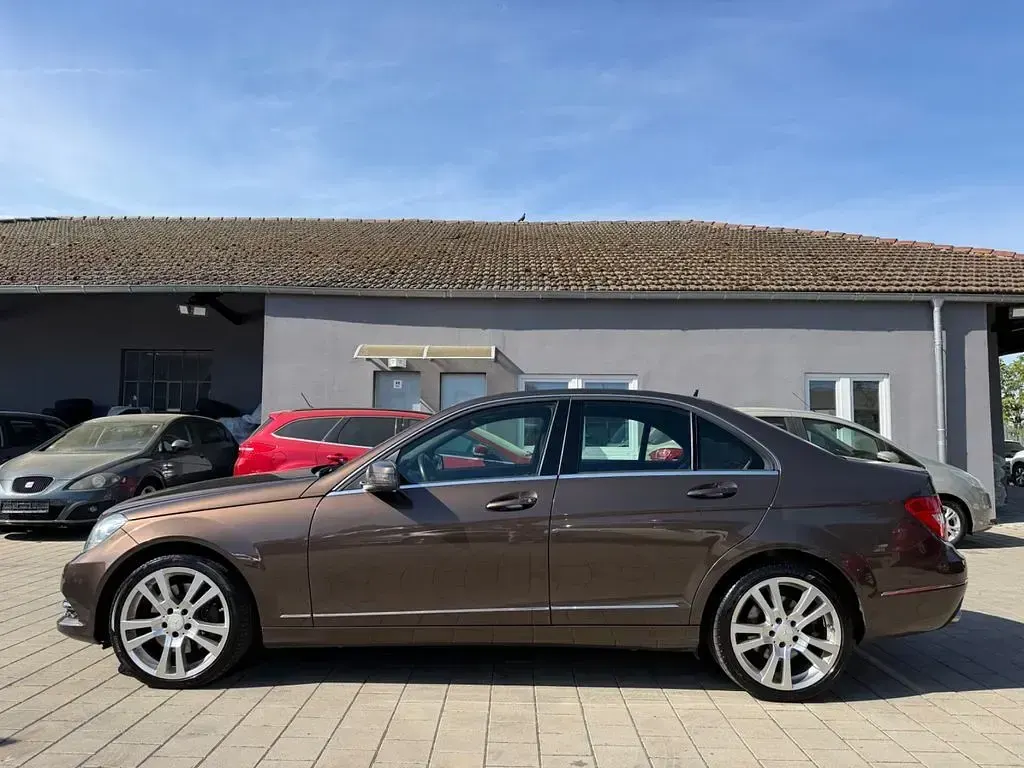 Gebraucht Mercedes C300 231 PS (169 kW) 2014 Dolomitbraun Limousine