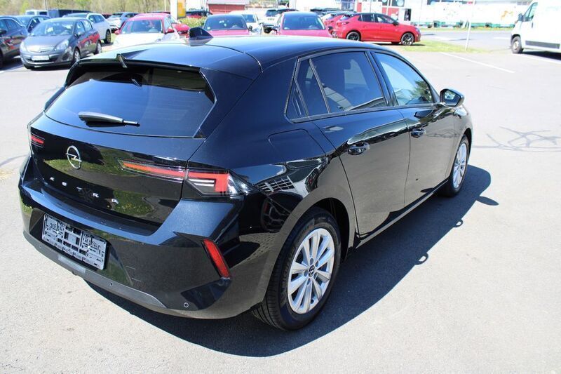 Gebraucht Opel Astra Business Edition 131 PS (96 kW) 2023 Schwarz Kleinwagen