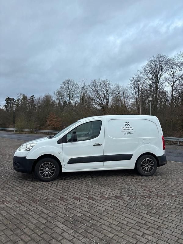 Gebraucht Peugeot Partner 95 PS (69 kW) 2010 Weiß Van / Kleinbus