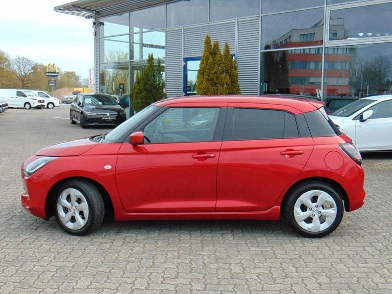 Gebraucht Suzuki Swift Comfort 83 PS (61 kW) 2025 Rot Kleinwagen