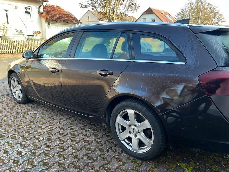Gebraucht Opel Insignia 170 PS (125 kW) 2015 Braun Kombi