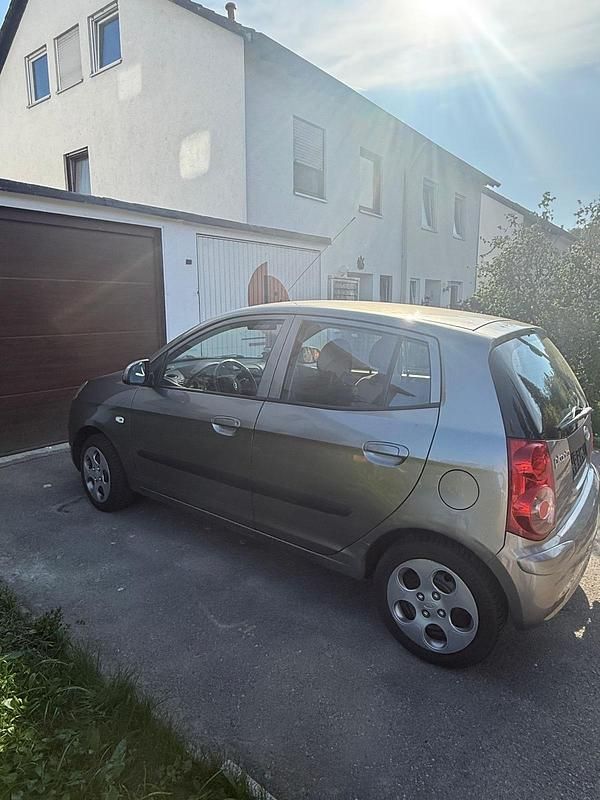 Grau Gebraucht 2010 Kia Picanto Kleinwagen | 2.000 € (Fairer Preis) - Bild 1/4