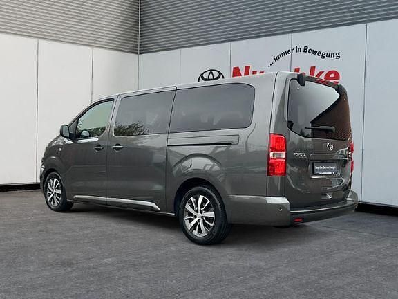 Gebraucht Toyota Proace Verso Plus 177 PS (130 kW) 2022 Basaltgrau metallic Kombi