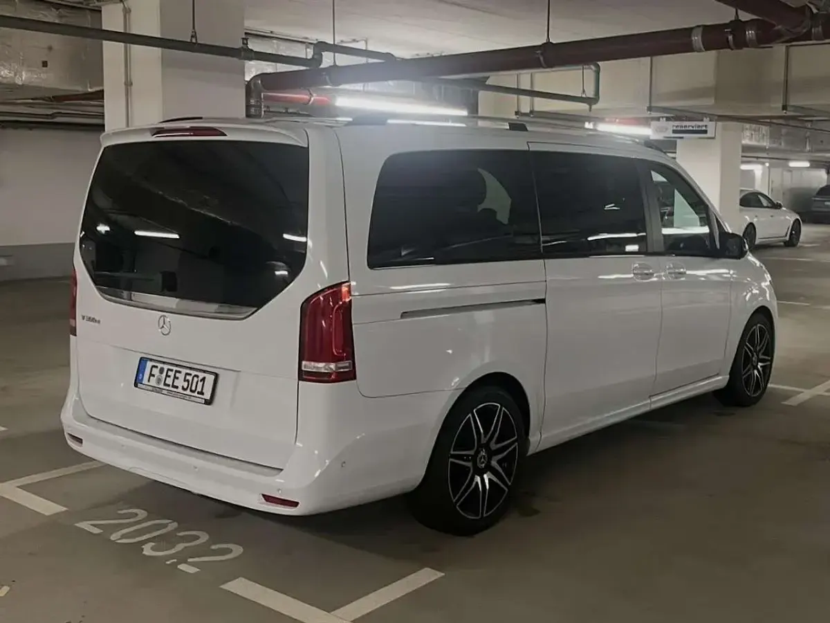 Gebraucht Mercedes V300 Avantgarde Edition 239 PS (175 kW) 2021 Weiß Van / Kleinbus