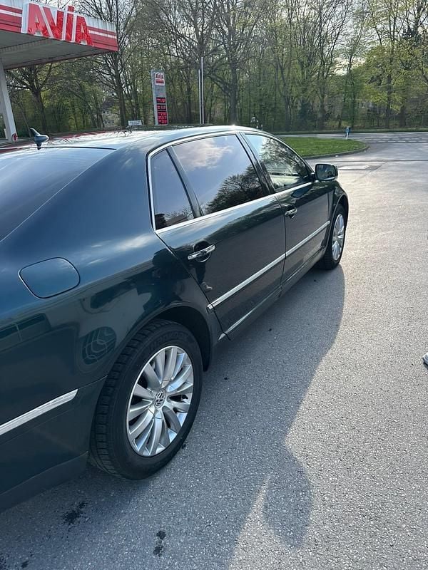 Usata VW Phaeton 237 CV (174 kW) 2008 Verde Berlina