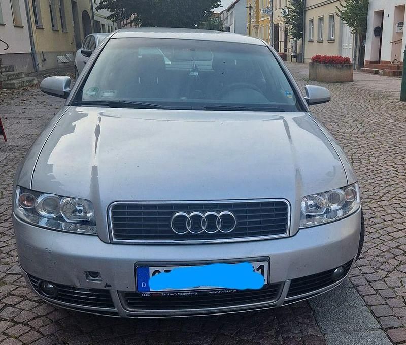 Silber Gebraucht 2005 Audi A4 Limousine | 1.900 € (Superpreis) - Bild 1/4