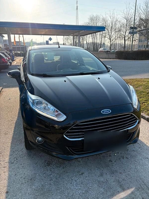 Gebraucht Ford Fiesta 101 PS (74 kW) 2014 Schwarz Kleinwagen