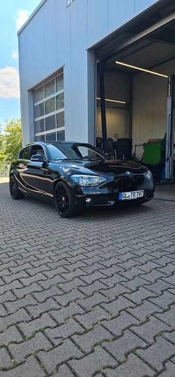 Schwarz Gebraucht 2014 BMW 125 Sport Line Kleinwagen | 10.500 € (Superpreis) - Bild 1/4