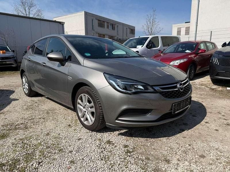 Gebraucht Opel Astra Edition 105 PS (77 kW) 2017 Beige grau (m2) Limousine