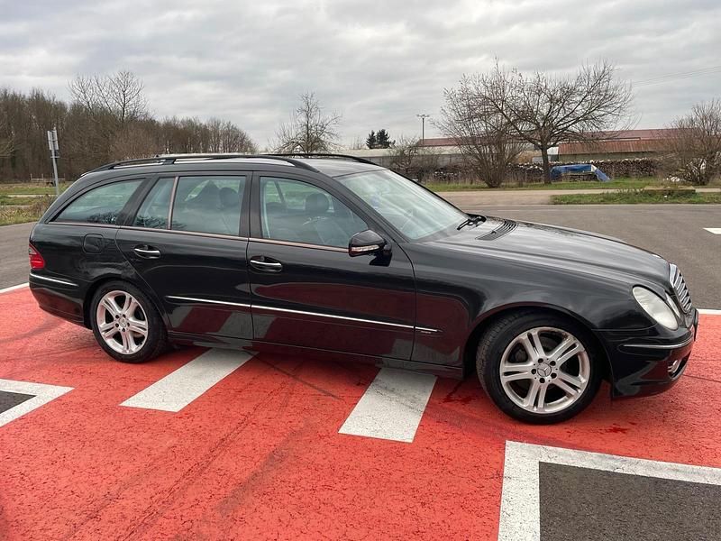 Gebraucht Mercedes E320 224 PS (164 kW) 2006 Schwarz Kombi