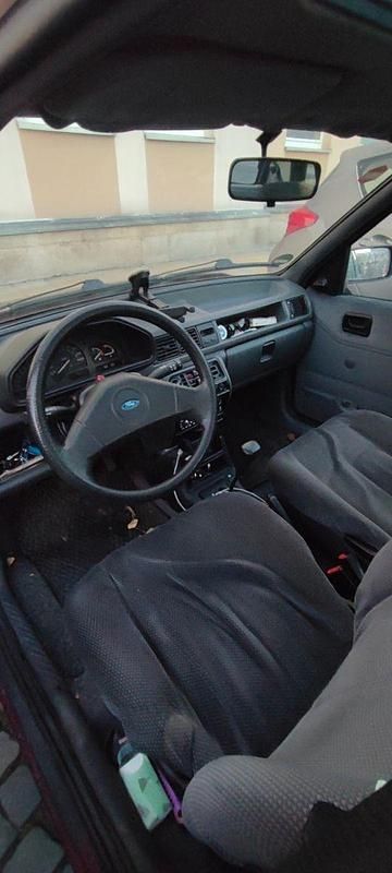 Gebraucht Ford Fiesta 60 PS (44 kW) 1992 Rot Limousine