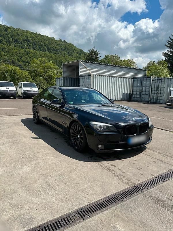 Schwarz Gebraucht 2012 BMW 730 Limousine | 11.000 € (Superpreis) - Bild 1/4