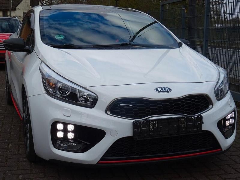 Gebraucht Kia ProCeed GT-Track 204 PS (150 kW) 2014 Weiß Kleinwagen