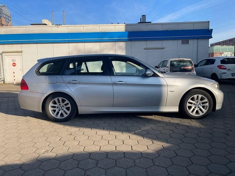 Gebraucht BMW 320 177 PS (130 kW) 2008 Silber Kombi