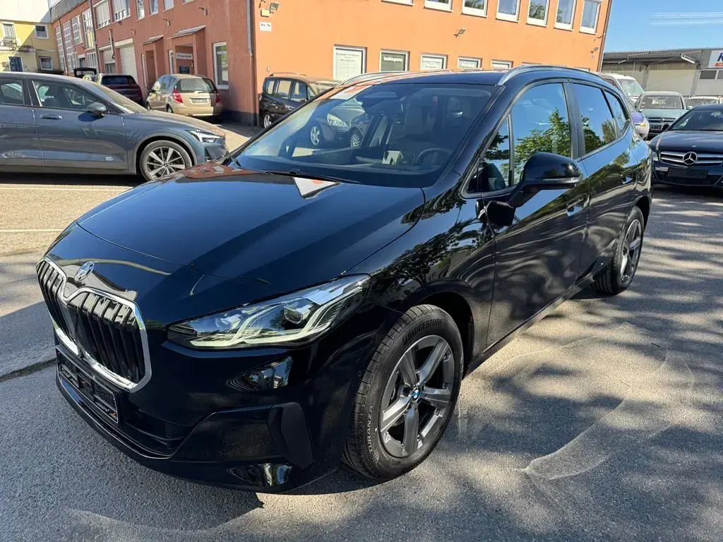 Gebraucht BMW 218 150 PS (110 kW) 2024 Schwarz ii/bonnet fluid black Coupé
