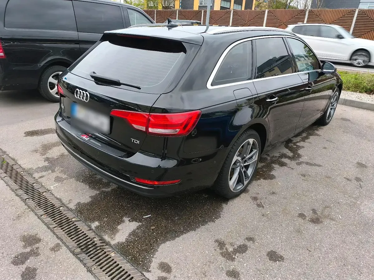 Gebraucht Audi A4 Design 190 PS (139 kW) 2017 Schwarz Kombi