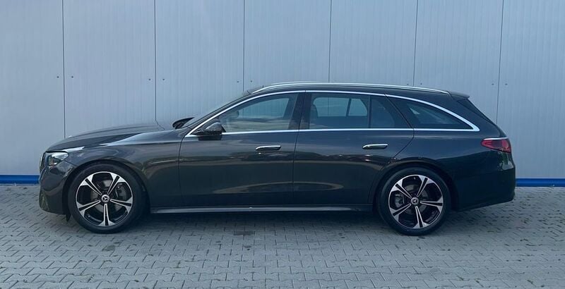Gebraucht Mercedes E220 197 PS (144 kW) 2024 Grau Limousine