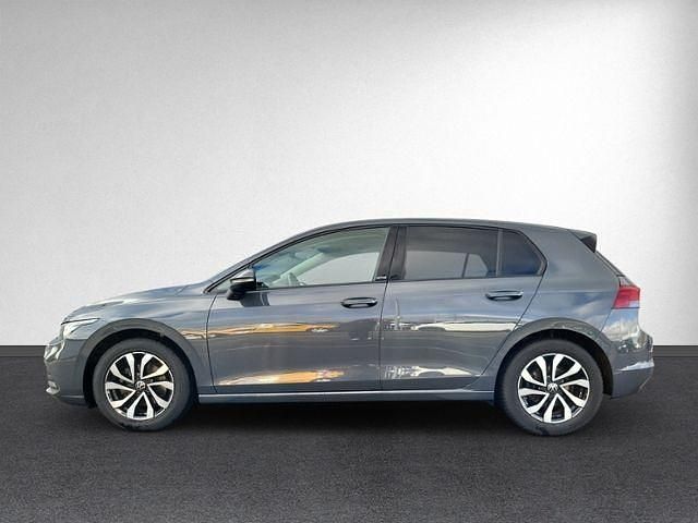 Używany VW Golf VIII Active 150 KM (110 kW) 2023 Szary Sedan/Limuzyna