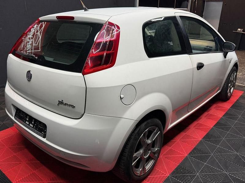 Gebraucht Fiat Grande Punto Active 65 PS (47 kW) 2009 Weiß Kleinwagen