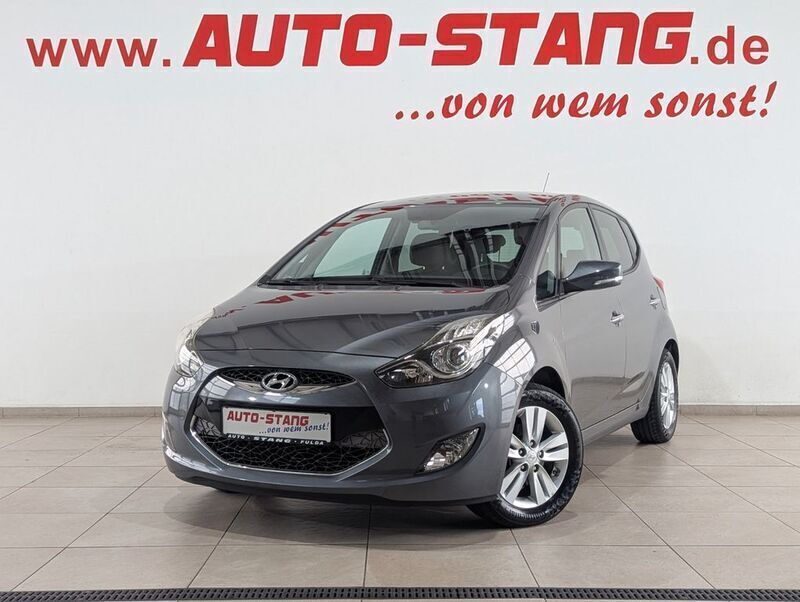 Grau Gebraucht 2011 Hyundai ix20 Style Van / Kleinbus | 7.990 € (Fairer Preis) - Bild 1/4