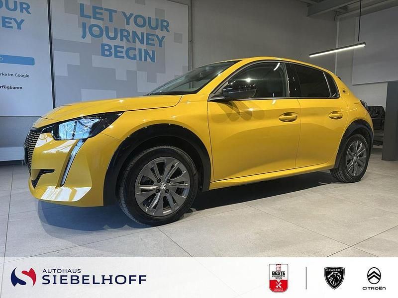 Gelb Gebraucht 2023 Peugeot e-208 Allure Kleinwagen | 19.720 € (Guter Preis) - Bild 1/4