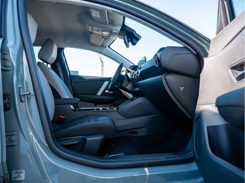 Gebraucht Citroën e-C4 114 kW (156 PS) 2025 Grün Limousine