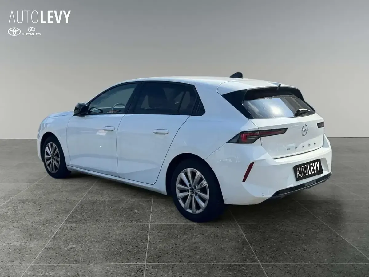 Gebraucht Opel Astra Elegance 131 PS (96 kW) 2023 Weiß Kleinwagen
