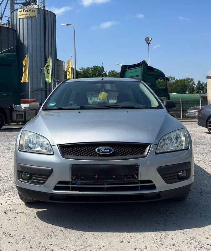 Silber Gebraucht 2005 Ford Focus Kombi | 800 € (Superpreis) - Bild 1/4