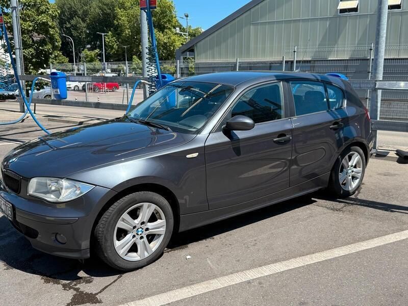Grau Gebraucht 2005 BMW 116 Kleinwagen | 2.350 € - Bild 1/4