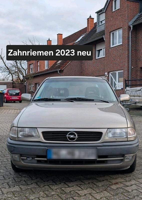 Gebraucht 1996 Opel Astra Limousine | 1.740 € - Bild 1/4