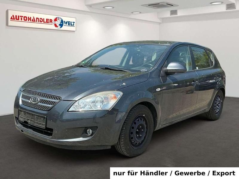 Grau Gebraucht 2009 Kia Ceed Attract Limousine | 1.799 € (Superpreis) - Bild 1/3